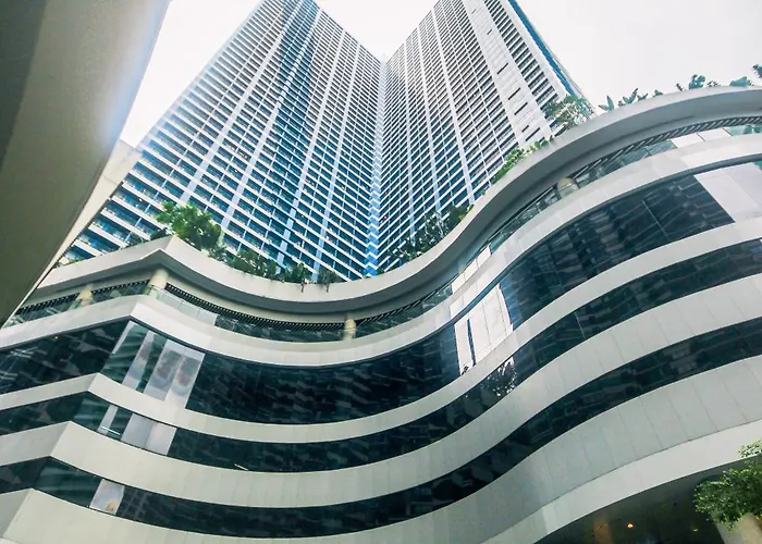 Chic Floating Penthouse Makati Gym Air Gym Swim Park 300mb * Манила