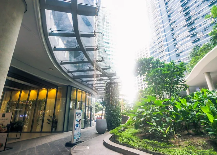Chic Floating Penthouse Makati Gym Air Gym Swim Park 300mb * Манила