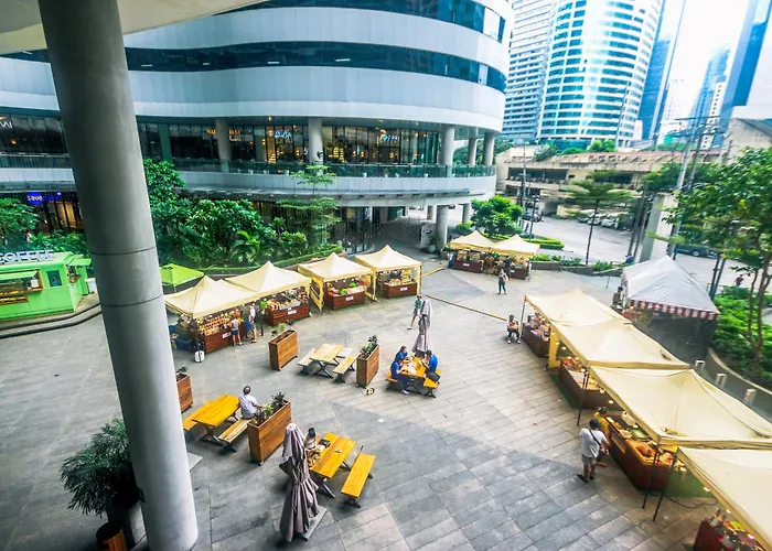 Chic Floating Penthouse Makati Gym Air Gym Swim Park 300mb