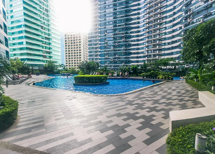 Апартаменты Chic Floating Penthouse Makati Gym Air Gym Swim Park 300mb Манила
