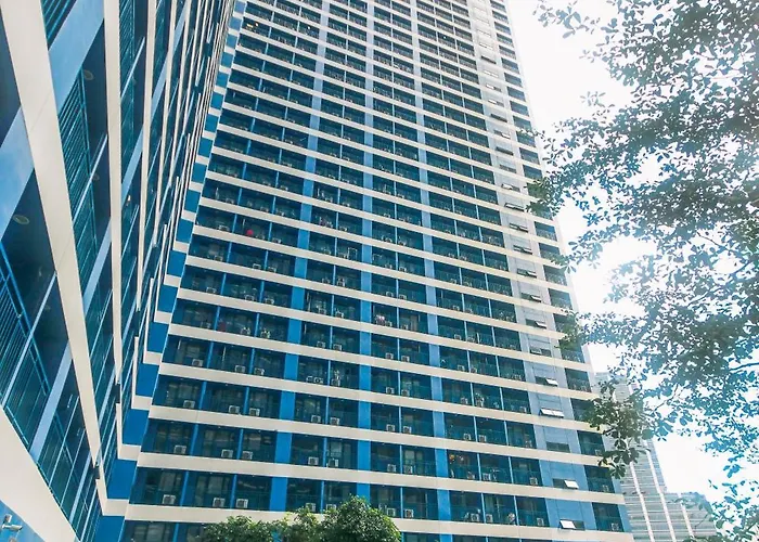 Chic Floating Penthouse Makati Gym Air Gym Swim Park 300mb * Манила