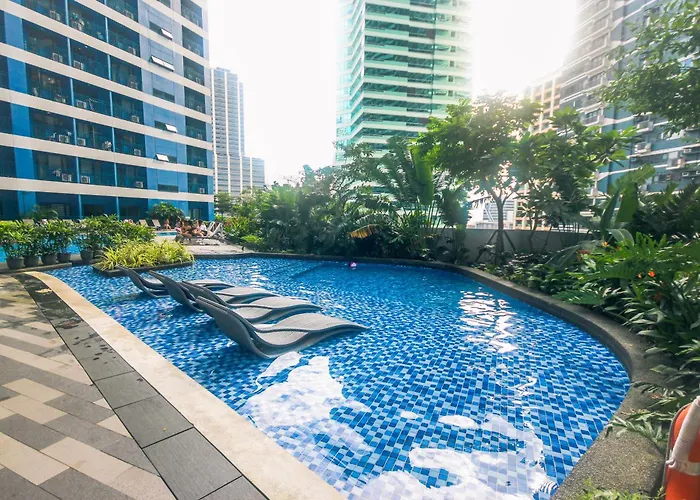 Chic Floating Penthouse Makati Gym Air Gym Swim Park 300mb * Манила