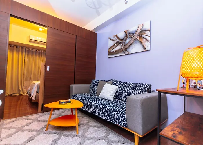 Апартаменты Chic Floating Penthouse Makati Gym Air Gym Swim Park 300mb