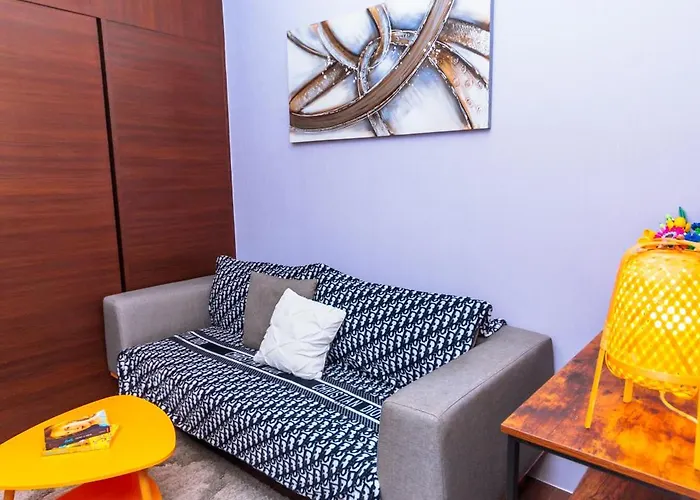 Апартаменты Chic Floating Penthouse Makati Gym Air Gym Swim Park 300mb Манила