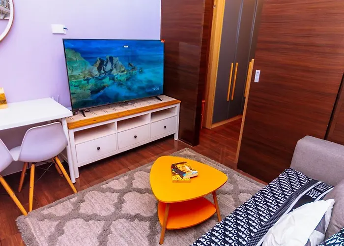 Апартаменты Chic Floating Penthouse Makati Gym Air Gym Swim Park 300mb