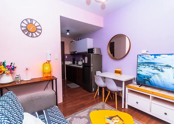 Chic Floating Penthouse Makati Gym Air Gym Swim Park 300mb * Манила