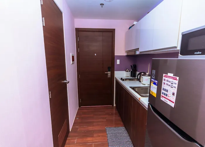 Chic Floating Penthouse Makati Gym Air Gym Swim Park 300mb Апартаменты *