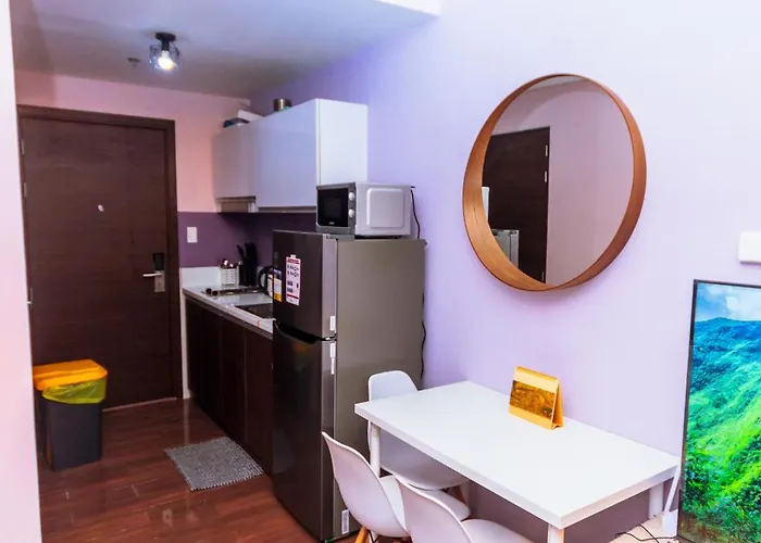 Апартаменты Chic Floating Penthouse Makati Gym Air Gym Swim Park 300mb Манила