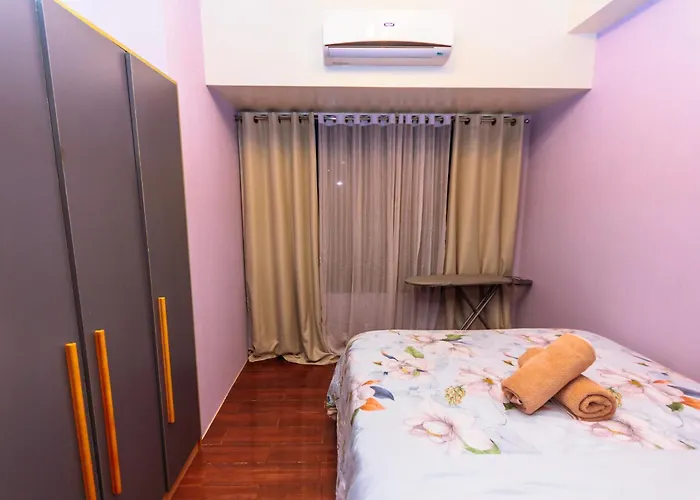 Chic Floating Penthouse Makati Gym Air Gym Swim Park 300mb